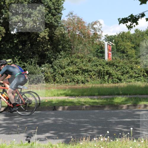 10.08.2025 - GEWOBA Citytriathlon Bremen Yannick Fuchs http://msf.ph/oto/8568703 10.08.2025 13:03:13 Radfahren 633, 651, 668, 693, 727, 748, 898, 945, 954 meine-sportfotos.de