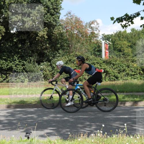 10.08.2025 - GEWOBA Citytriathlon Bremen Yannick Fuchs http://msf.ph/oto/8568708 10.08.2025 13:03:16 Radfahren 633, 651, 668, 693, 727, 748, 898, 945, 954 meine-sportfotos.de