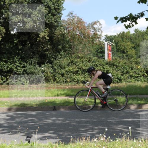 10.08.2025 - GEWOBA Citytriathlon Bremen Yannick Fuchs http://msf.ph/oto/8568711 10.08.2025 13:03:17 Radfahren 633, 651, 668, 693, 727, 748, 898, 945, 954 meine-sportfotos.de