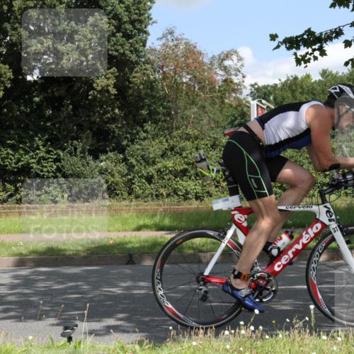 10.08.2025 - GEWOBA Citytriathlon Bremen Yannick Fuchs http://msf.ph/oto/8568714 10.08.2025 13:03:19 Radfahren 633, 651, 668, 693, 727, 748, 898, 945, 954 meine-sportfotos.de