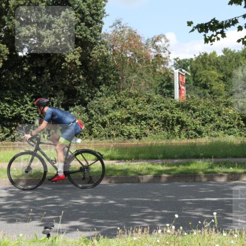 10.08.2025 - GEWOBA Citytriathlon Bremen Yannick Fuchs http://msf.ph/oto/8568716 10.08.2025 13:03:19 Radfahren 633, 651, 668, 693, 727, 748, 898, 945, 954 meine-sportfotos.de