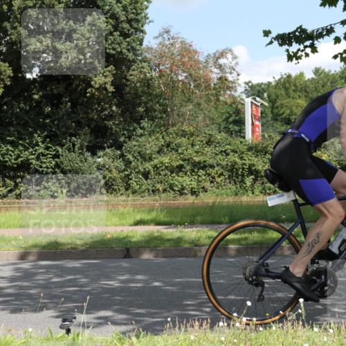 10.08.2025 - GEWOBA Citytriathlon Bremen Yannick Fuchs http://msf.ph/oto/8568717 10.08.2025 13:03:20 Radfahren 633, 651, 693, 727, 748, 898, 945, 954 meine-sportfotos.de