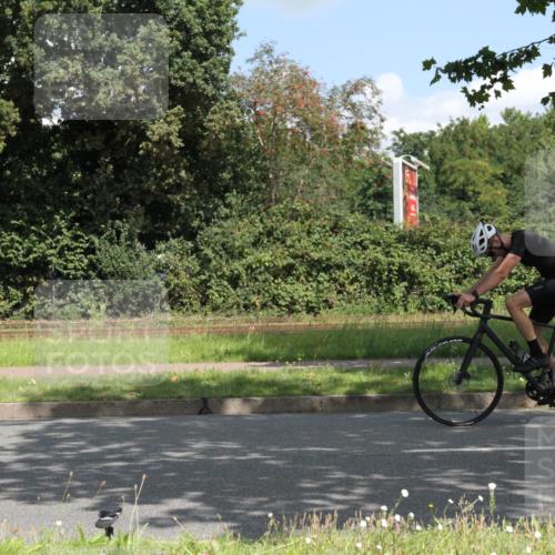 10.08.2025 - GEWOBA Citytriathlon Bremen Yannick Fuchs http://msf.ph/oto/8568725 10.08.2025 13:03:24 Radfahren 633, 651, 727, 748, 898, 925, 954 meine-sportfotos.de