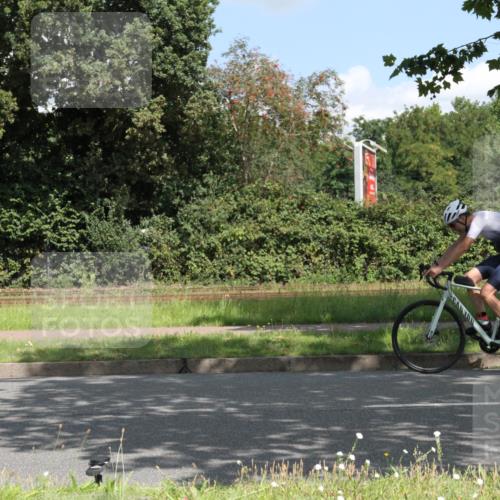 10.08.2025 - GEWOBA Citytriathlon Bremen Yannick Fuchs http://msf.ph/oto/8568732 10.08.2025 13:03:31 Radfahren 633, 727, 748, 823, 925, 954 meine-sportfotos.de