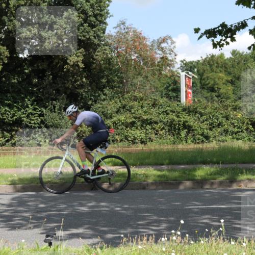 10.08.2025 - GEWOBA Citytriathlon Bremen Yannick Fuchs http://msf.ph/oto/8568733 10.08.2025 13:03:32 Radfahren 633, 727, 748, 823, 925, 954 meine-sportfotos.de