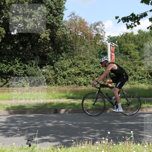 10.08.2025 - GEWOBA Citytriathlon Bremen Yannick Fuchs http://msf.ph/oto/8568734 10.08.2025 13:03:32 Radfahren 633, 727, 748, 823, 925, 954 meine-sportfotos.de