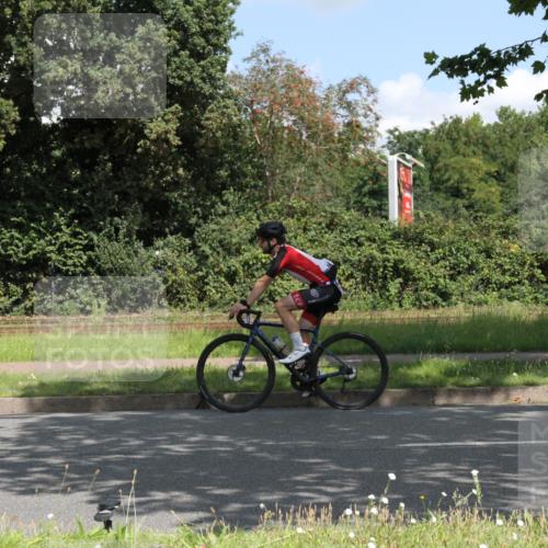 10.08.2025 - GEWOBA Citytriathlon Bremen Yannick Fuchs http://msf.ph/oto/8568767 10.08.2025 13:03:46 Radfahren 574, 676, 753, 812, 823, 908, 925, 965, 1007 meine-sportfotos.de