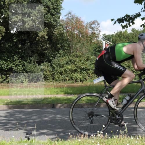 10.08.2025 - GEWOBA Citytriathlon Bremen Yannick Fuchs http://msf.ph/oto/8568772 10.08.2025 13:03:48 Radfahren 574, 676, 685, 753, 812, 823, 908, 925, 965, 1007 meine-sportfotos.de