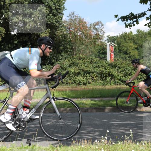 10.08.2025 - GEWOBA Citytriathlon Bremen Yannick Fuchs http://msf.ph/oto/8568779 10.08.2025 13:03:50 Radfahren 574, 676, 685, 753, 812, 823, 908, 965, 1007 meine-sportfotos.de