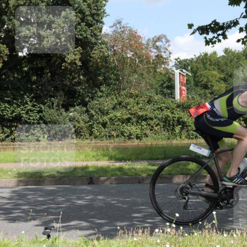 10.08.2025 - GEWOBA Citytriathlon Bremen Yannick Fuchs http://msf.ph/oto/8568787 10.08.2025 13:03:53 Radfahren 574, 576, 676, 685, 753, 812, 823, 908, 965, 1007 meine-sportfotos.de