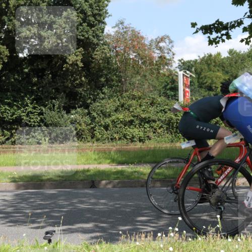 10.08.2025 - GEWOBA Citytriathlon Bremen Yannick Fuchs http://msf.ph/oto/8568823 10.08.2025 13:04:06 Radfahren 574, 576, 605, 625, 640, 676, 685, 697, 760, 769, 786, 946, 960, 963, 965, 1013, 1036 meine-sportfotos.de