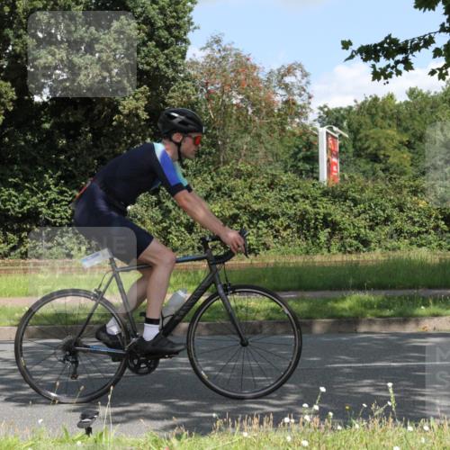 10.08.2025 - GEWOBA Citytriathlon Bremen Yannick Fuchs http://msf.ph/oto/8568836 10.08.2025 13:04:10 Radfahren 574, 576, 605, 625, 640, 685, 697, 760, 769, 786, 946, 960, 963, 1013, 1036 meine-sportfotos.de