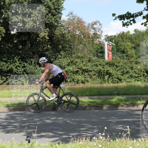 10.08.2025 - GEWOBA Citytriathlon Bremen Yannick Fuchs http://msf.ph/oto/8568838 10.08.2025 13:04:11 Radfahren 576, 605, 625, 640, 685, 697, 760, 769, 786, 946, 960, 963, 1013, 1036 meine-sportfotos.de