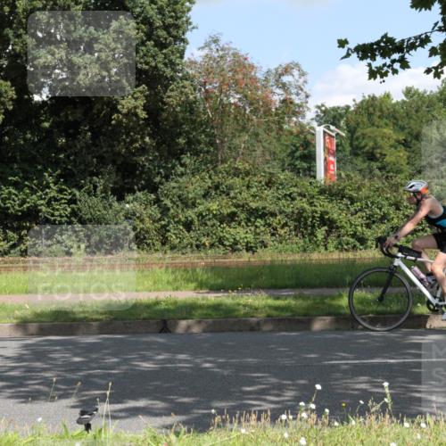10.08.2025 - GEWOBA Citytriathlon Bremen Yannick Fuchs http://msf.ph/oto/8568854 10.08.2025 13:04:16 Radfahren 576, 605, 625, 640, 674, 697, 760, 769, 786, 799, 946, 960, 963, 1013, 1036 meine-sportfotos.de