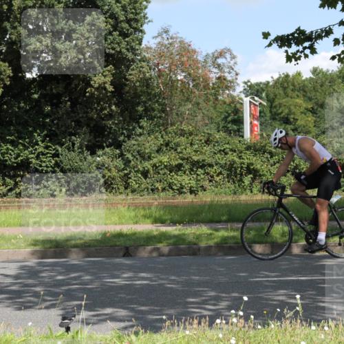 10.08.2025 - GEWOBA Citytriathlon Bremen Yannick Fuchs http://msf.ph/oto/8568878 10.08.2025 13:04:25 Radfahren 583, 640, 674, 675, 751, 760, 769, 799, 808, 875, 939, 960, 1013, 1036 meine-sportfotos.de
