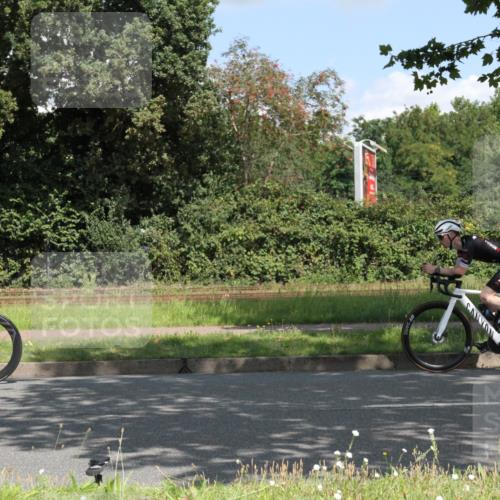 10.08.2025 - GEWOBA Citytriathlon Bremen Yannick Fuchs http://msf.ph/oto/8568886 10.08.2025 13:04:27 Radfahren 583, 674, 675, 751, 769, 799, 808, 875, 939, 960, 1013, 1036 meine-sportfotos.de