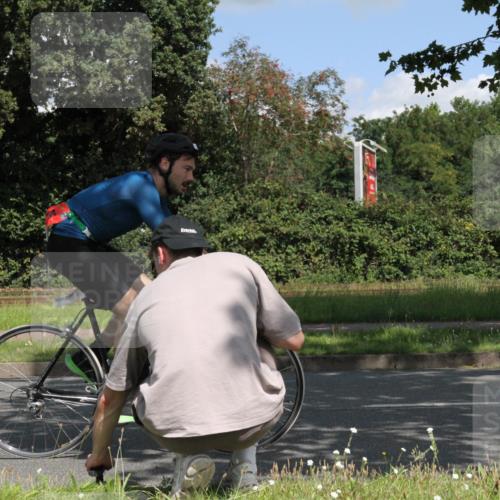 10.08.2025 - GEWOBA Citytriathlon Bremen Yannick Fuchs http://msf.ph/oto/8568907 10.08.2025 13:04:35 Radfahren 583, 674, 675, 751, 799, 808, 875, 909, 930, 939 meine-sportfotos.de