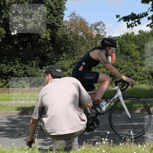 10.08.2025 - GEWOBA Citytriathlon Bremen Yannick Fuchs http://msf.ph/oto/8568913 10.08.2025 13:04:37 Radfahren 583, 674, 675, 751, 799, 808, 875, 909, 930, 939 meine-sportfotos.de