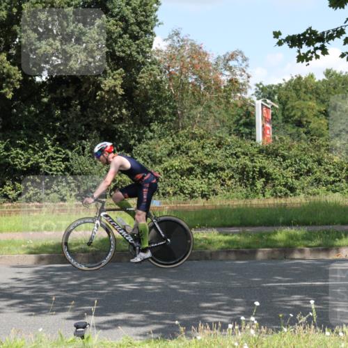 10.08.2025 - GEWOBA Citytriathlon Bremen Yannick Fuchs http://msf.ph/oto/8568935 10.08.2025 13:05:01 Radfahren 590, 629, 645, 745, 884, 916, 929, 951, 1010 meine-sportfotos.de