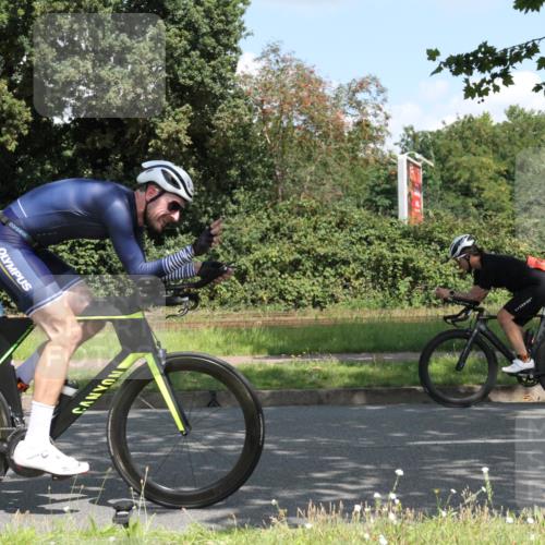 10.08.2025 - GEWOBA Citytriathlon Bremen Yannick Fuchs http://msf.ph/oto/8568938 10.08.2025 13:05:06 Radfahren 590, 645, 745, 884, 916, 928, 929, 958, 1010 meine-sportfotos.de