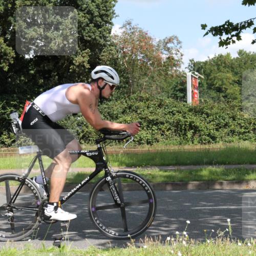 10.08.2025 - GEWOBA Citytriathlon Bremen Yannick Fuchs http://msf.ph/oto/8568940 10.08.2025 13:05:07 Radfahren 590, 622, 645, 745, 884, 916, 928, 929, 958, 1010 meine-sportfotos.de