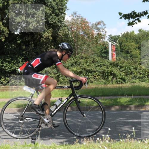 10.08.2025 - GEWOBA Citytriathlon Bremen Yannick Fuchs http://msf.ph/oto/8568942 10.08.2025 13:05:13 Radfahren 587, 590, 622, 641, 645, 745, 884, 916, 928, 943, 958, 1010 meine-sportfotos.de