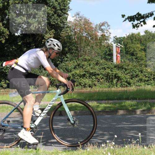 10.08.2025 - GEWOBA Citytriathlon Bremen Yannick Fuchs http://msf.ph/oto/8568944 10.08.2025 13:05:15 Radfahren 587, 622, 641, 645, 884, 916, 928, 943, 958, 1010 meine-sportfotos.de