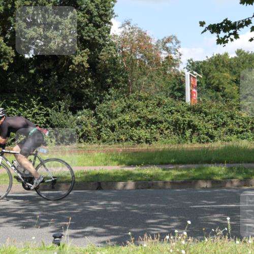 10.08.2025 - GEWOBA Citytriathlon Bremen Yannick Fuchs http://msf.ph/oto/8568951 10.08.2025 13:05:21 Radfahren 587, 622, 641, 659, 884, 916, 928, 943, 958 meine-sportfotos.de
