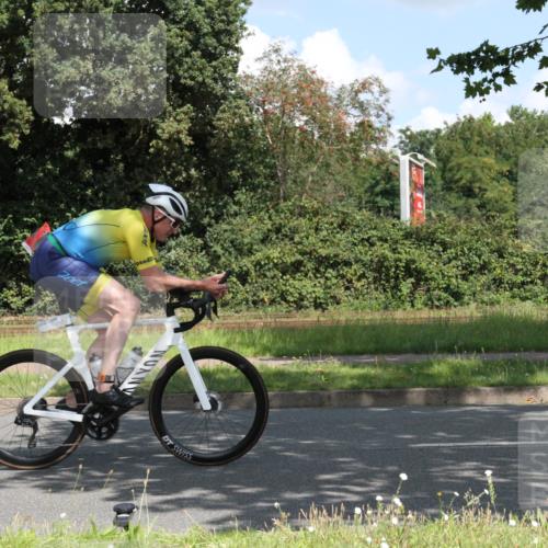 10.08.2025 - GEWOBA Citytriathlon Bremen Yannick Fuchs http://msf.ph/oto/8569006 10.08.2025 13:06:27 Radfahren 621, 655, 788, 840, 856, 927, 1026 meine-sportfotos.de