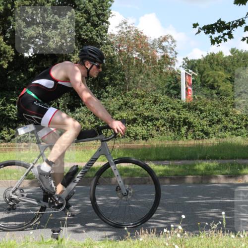 10.08.2025 - GEWOBA Citytriathlon Bremen Yannick Fuchs http://msf.ph/oto/8569009 10.08.2025 13:06:30 Radfahren 621, 655, 699, 732, 788, 840, 856, 927, 1026 meine-sportfotos.de