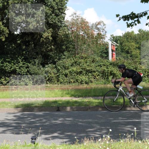 10.08.2025 - GEWOBA Citytriathlon Bremen Yannick Fuchs http://msf.ph/oto/8569010 10.08.2025 13:06:32 Radfahren 621, 655, 699, 732, 788, 840, 856, 927, 1026 meine-sportfotos.de