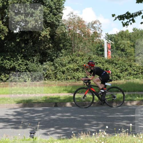 10.08.2025 - GEWOBA Citytriathlon Bremen Yannick Fuchs http://msf.ph/oto/8569014 10.08.2025 13:06:36 Radfahren 621, 655, 699, 732, 788, 840, 856, 867, 914, 927 meine-sportfotos.de