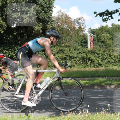 10.08.2025 - GEWOBA Citytriathlon Bremen Yannick Fuchs http://msf.ph/oto/8569015 10.08.2025 13:06:37 Radfahren 621, 655, 699, 732, 788, 840, 856, 867, 914, 927 meine-sportfotos.de