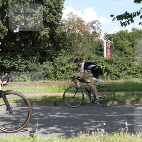 10.08.2025 - GEWOBA Citytriathlon Bremen Yannick Fuchs http://msf.ph/oto/8569017 10.08.2025 13:06:42 Radfahren 621, 638, 655, 679, 699, 732, 788, 867, 914, 927 meine-sportfotos.de
