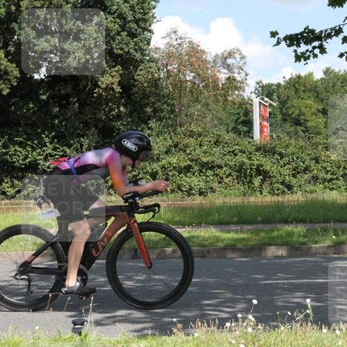 10.08.2025 - GEWOBA Citytriathlon Bremen Yannick Fuchs http://msf.ph/oto/8569021 10.08.2025 13:06:47 Radfahren 638, 679, 699, 732, 788, 867, 914, 927 meine-sportfotos.de