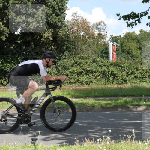 10.08.2025 - GEWOBA Citytriathlon Bremen Yannick Fuchs http://msf.ph/oto/8569023 10.08.2025 13:06:51 Radfahren 638, 679, 699, 732, 867, 914 meine-sportfotos.de