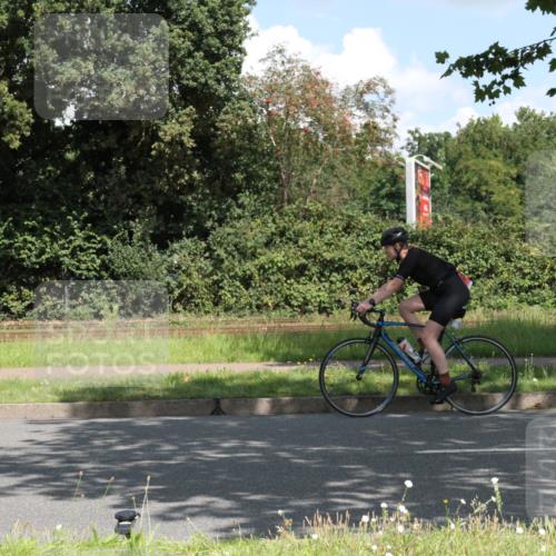 10.08.2025 - GEWOBA Citytriathlon Bremen Yannick Fuchs http://msf.ph/oto/8569025 10.08.2025 13:06:52 Radfahren 638, 679, 699, 732, 867, 914 meine-sportfotos.de