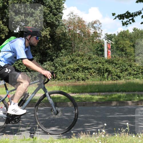10.08.2025 - GEWOBA Citytriathlon Bremen Yannick Fuchs http://msf.ph/oto/8569027 10.08.2025 13:06:53 Radfahren 638, 679, 699, 732, 867, 914 meine-sportfotos.de