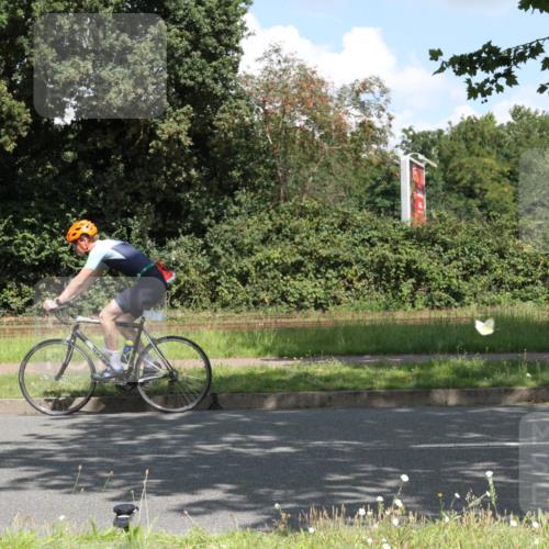 10.08.2025 - GEWOBA Citytriathlon Bremen Yannick Fuchs http://msf.ph/oto/8569031 10.08.2025 13:06:55 Radfahren 638, 679, 699, 867, 914 meine-sportfotos.de