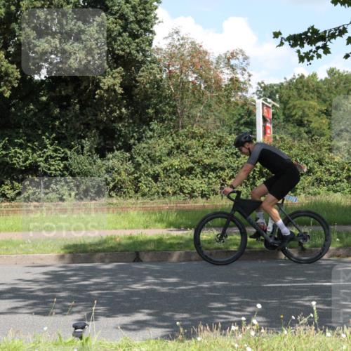 10.08.2025 - GEWOBA Citytriathlon Bremen Yannick Fuchs http://msf.ph/oto/8569034 10.08.2025 13:07:00 Radfahren 638, 649, 679, 724, 806, 820, 867, 903, 914 meine-sportfotos.de