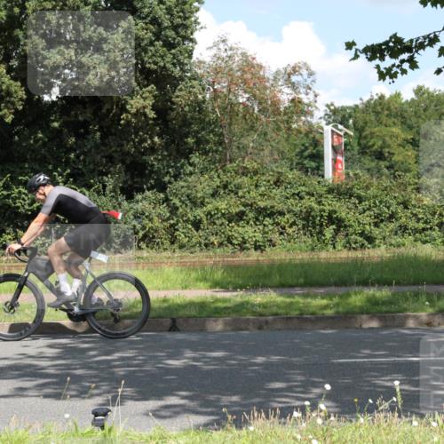10.08.2025 - GEWOBA Citytriathlon Bremen Yannick Fuchs http://msf.ph/oto/8569035 10.08.2025 13:07:00 Radfahren 638, 649, 679, 724, 806, 820, 867, 903, 914 meine-sportfotos.de