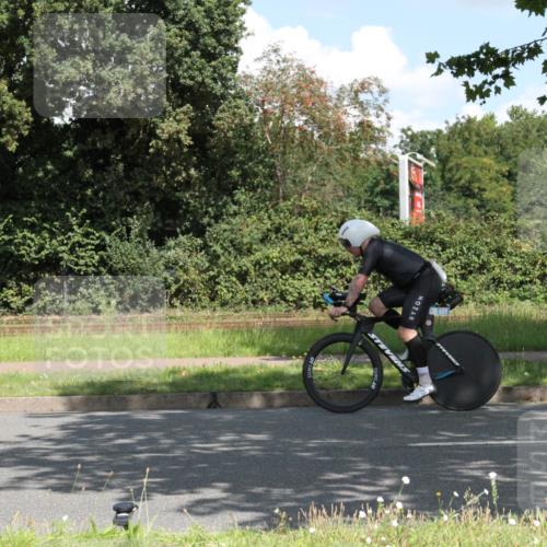 10.08.2025 - GEWOBA Citytriathlon Bremen Yannick Fuchs http://msf.ph/oto/8569036 10.08.2025 13:07:03 Radfahren 638, 649, 679, 724, 806, 820, 888, 903 meine-sportfotos.de