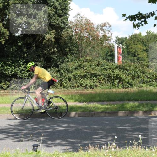 10.08.2025 - GEWOBA Citytriathlon Bremen Yannick Fuchs http://msf.ph/oto/8569039 10.08.2025 13:07:08 Radfahren 649, 717, 724, 806, 820, 888, 903 meine-sportfotos.de
