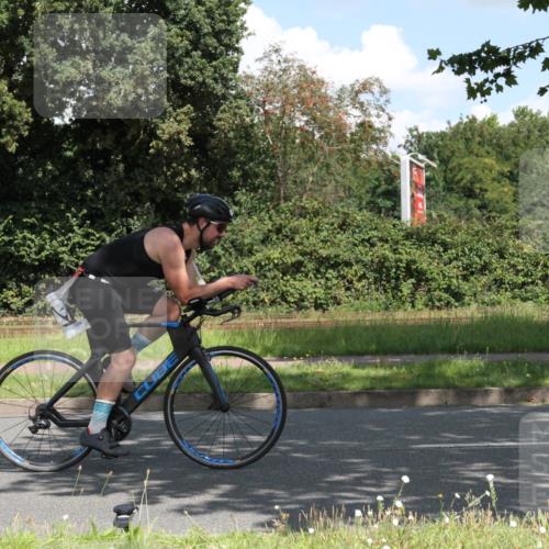10.08.2025 - GEWOBA Citytriathlon Bremen Yannick Fuchs http://msf.ph/oto/8569040 10.08.2025 13:07:10 Radfahren 649, 656, 717, 724, 806, 820, 888, 903 meine-sportfotos.de