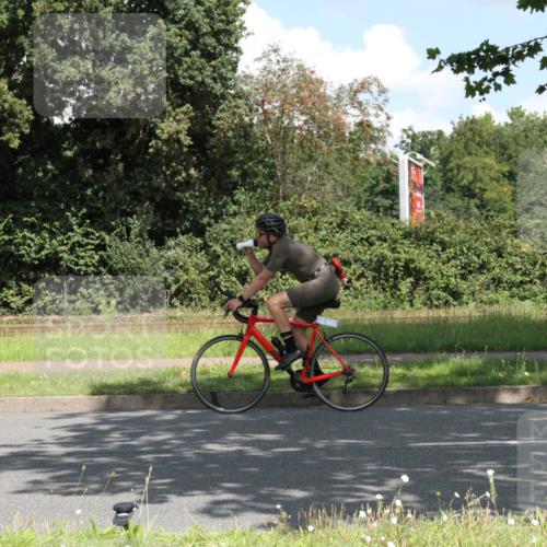10.08.2025 - GEWOBA Citytriathlon Bremen Yannick Fuchs http://msf.ph/oto/8569043 10.08.2025 13:07:13 Radfahren 649, 656, 717, 724, 806, 820, 888, 903 meine-sportfotos.de
