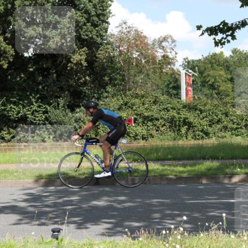 10.08.2025 - GEWOBA Citytriathlon Bremen Yannick Fuchs http://msf.ph/oto/8569046 10.08.2025 13:07:14 Radfahren 649, 656, 717, 724, 806, 820, 888, 903, 950 meine-sportfotos.de
