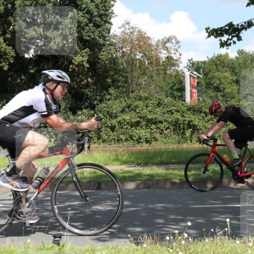 10.08.2025 - GEWOBA Citytriathlon Bremen Yannick Fuchs http://msf.ph/oto/8569047 10.08.2025 13:07:15 Radfahren 649, 656, 717, 724, 806, 820, 888, 903, 950 meine-sportfotos.de