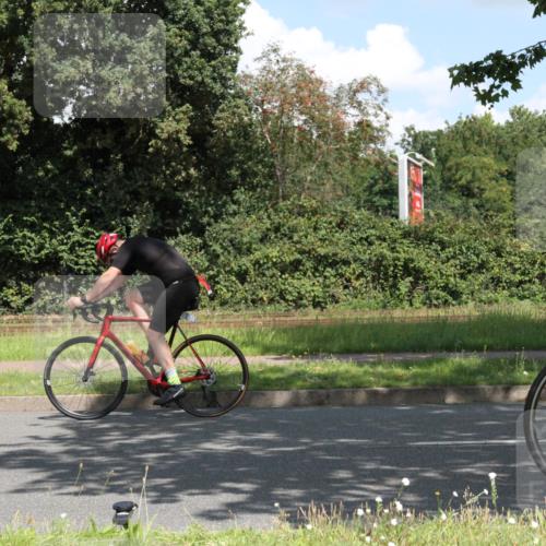 10.08.2025 - GEWOBA Citytriathlon Bremen Yannick Fuchs http://msf.ph/oto/8569048 10.08.2025 13:07:15 Radfahren 649, 656, 717, 724, 806, 820, 888, 903, 950 meine-sportfotos.de