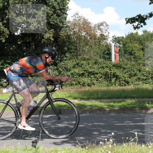 10.08.2025 - GEWOBA Citytriathlon Bremen Yannick Fuchs http://msf.ph/oto/8569052 10.08.2025 13:07:17 Radfahren 649, 656, 717, 724, 806, 820, 873, 888, 903, 950 meine-sportfotos.de