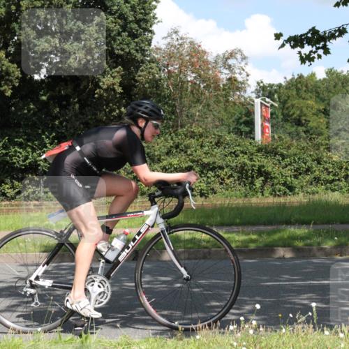 10.08.2025 - GEWOBA Citytriathlon Bremen Yannick Fuchs http://msf.ph/oto/8569059 10.08.2025 13:07:28 Radfahren 648, 656, 717, 873, 888, 950, 959 meine-sportfotos.de